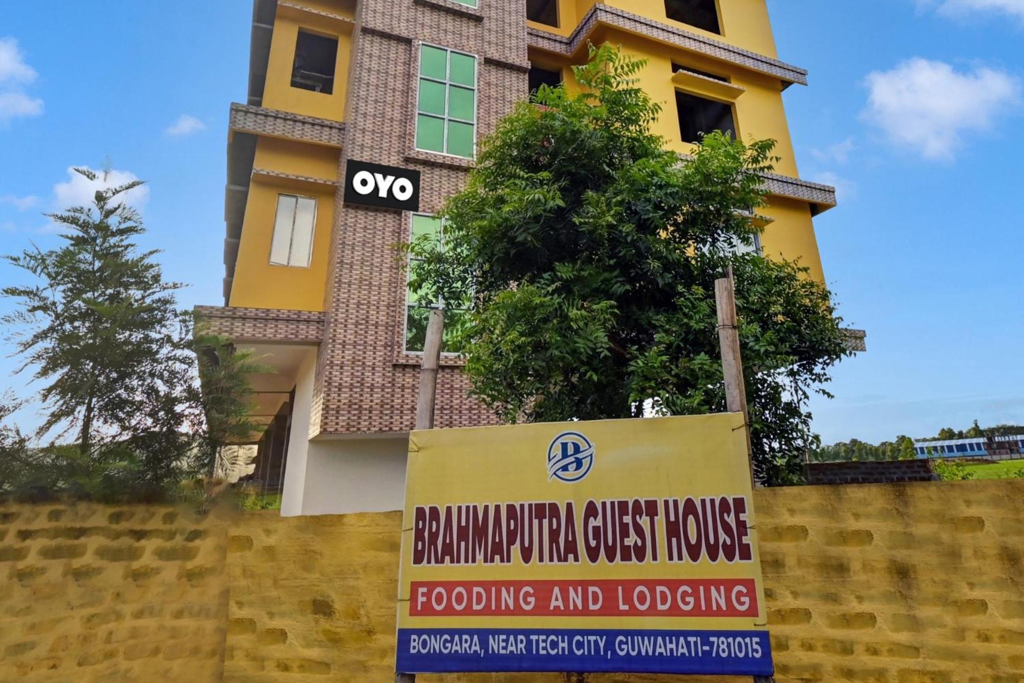 Oyo Flagship The Brahmaputra Homestay Guwahati Luaran gambar