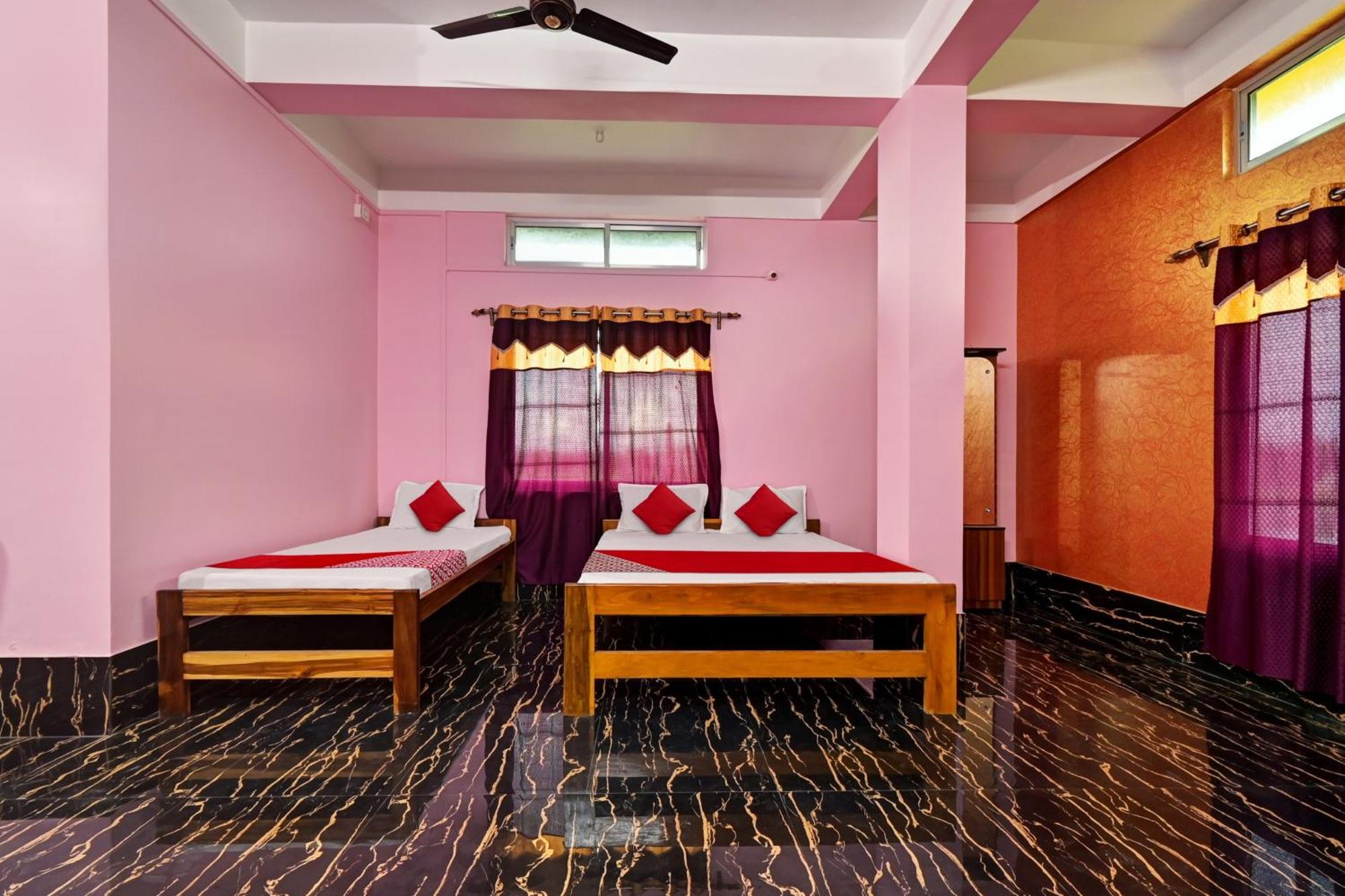 Oyo Flagship The Brahmaputra Homestay Guwahati Luaran gambar